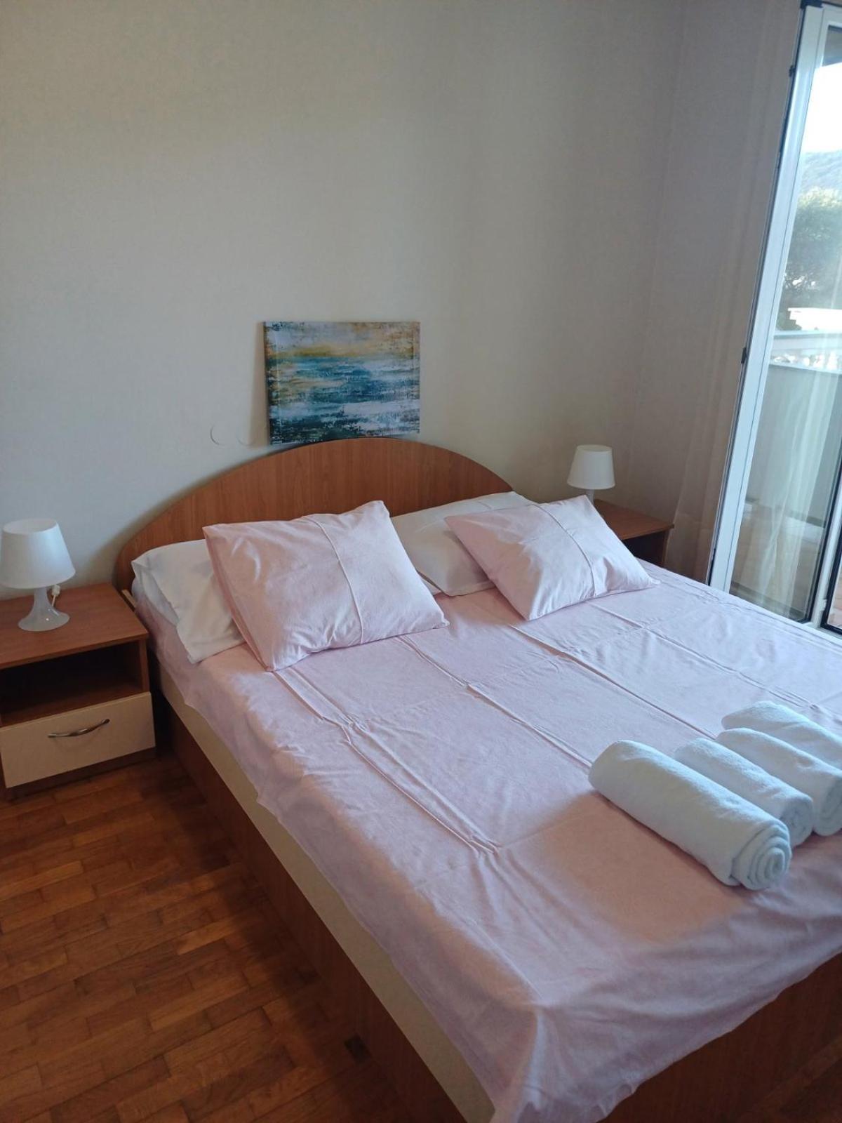 Tomulic Jasna I Miljenko Apartamento Supetarska Draga Exterior foto