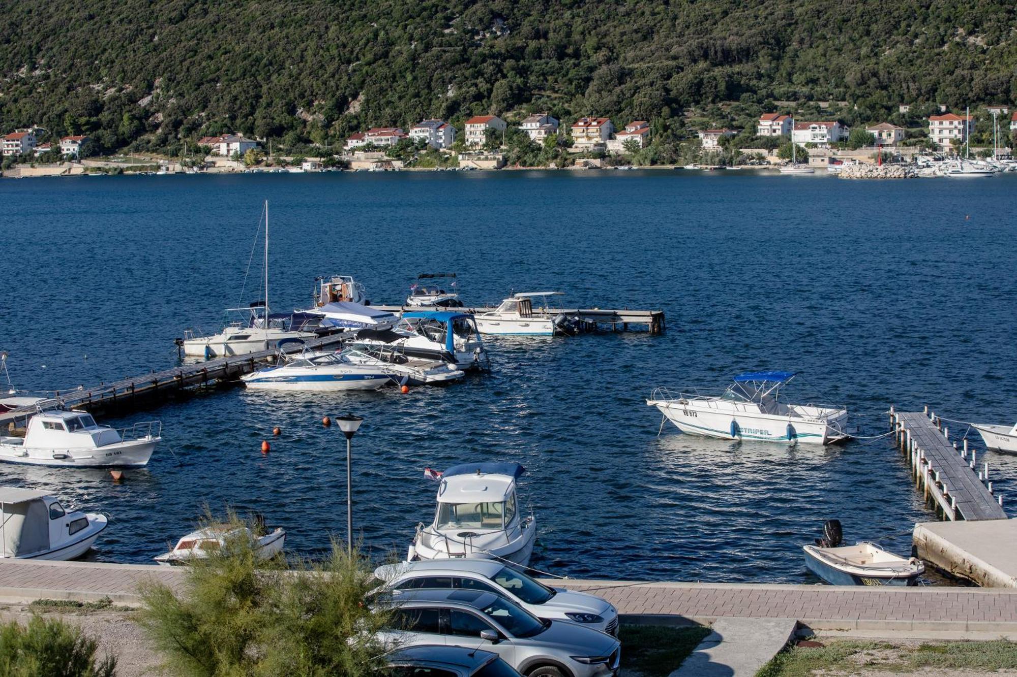 Tomulic Jasna I Miljenko Apartamento Supetarska Draga Exterior foto