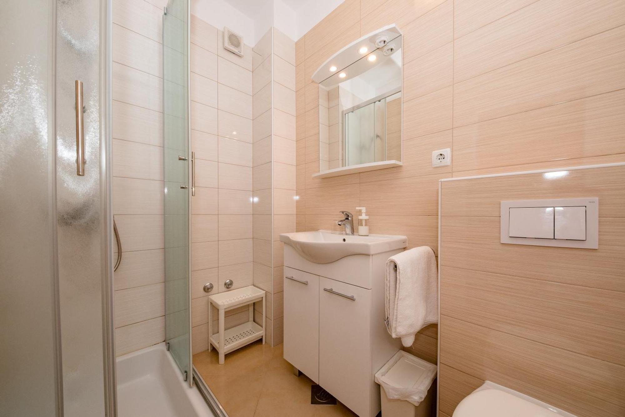 Tomulic Jasna I Miljenko Apartamento Supetarska Draga Exterior foto