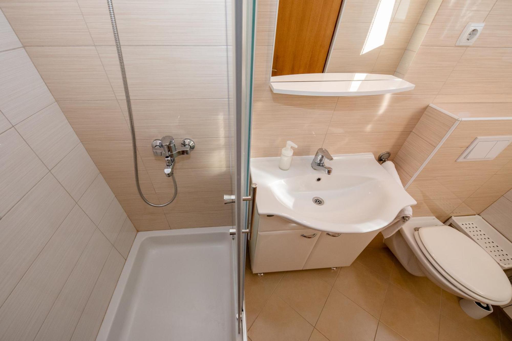 Tomulic Jasna I Miljenko Apartamento Supetarska Draga Exterior foto
