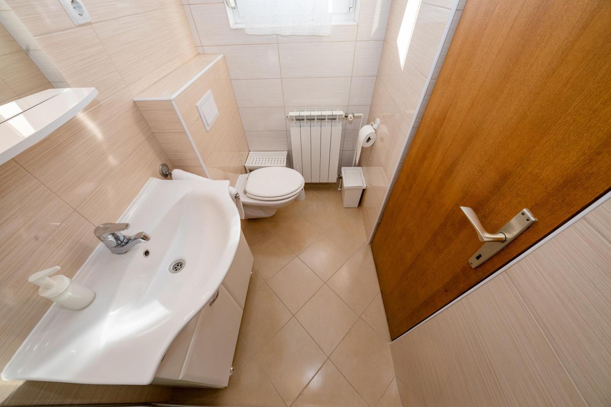 Tomulic Jasna I Miljenko Apartamento Supetarska Draga Exterior foto
