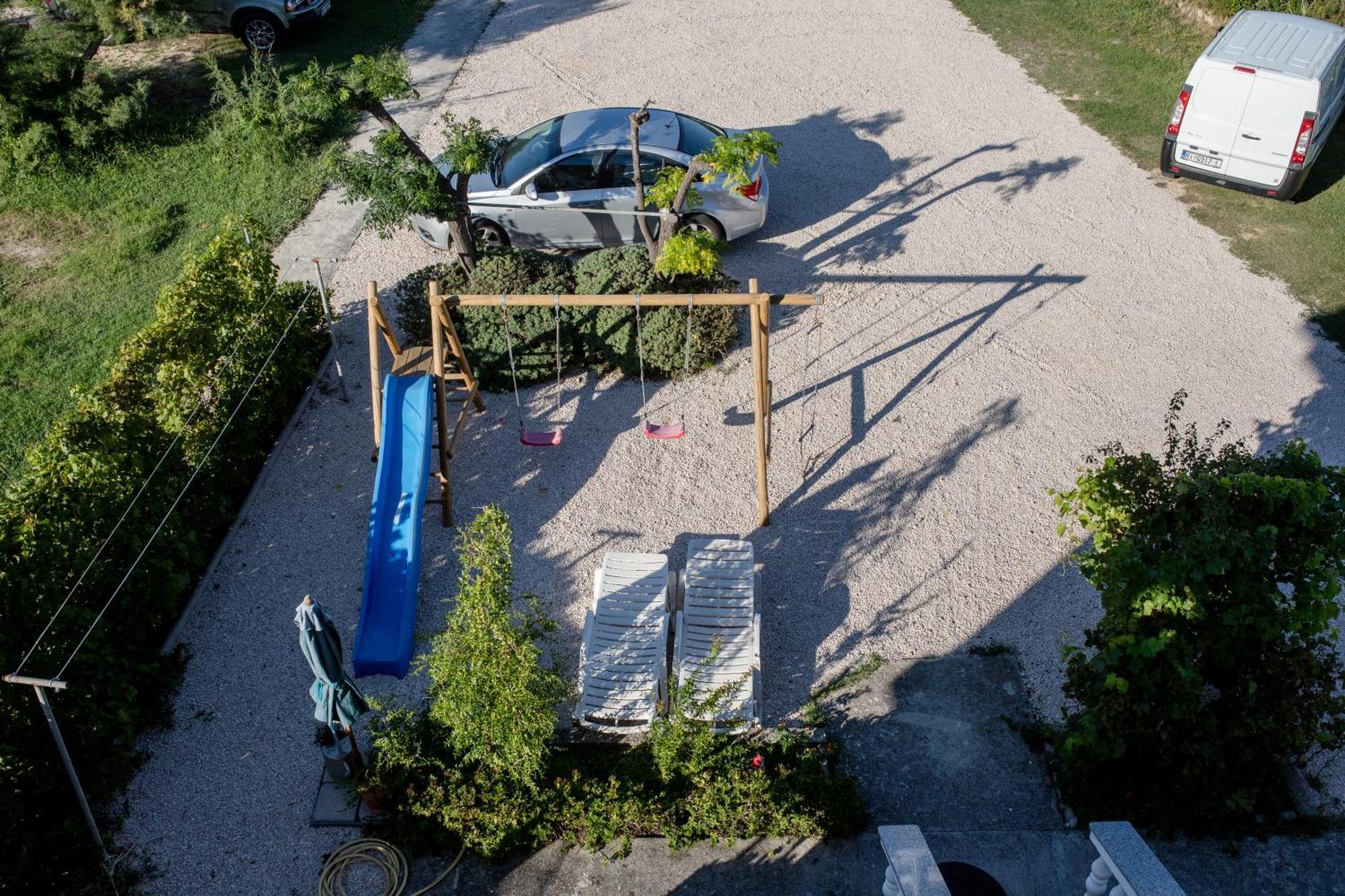 Tomulic Jasna I Miljenko Apartamento Supetarska Draga Exterior foto