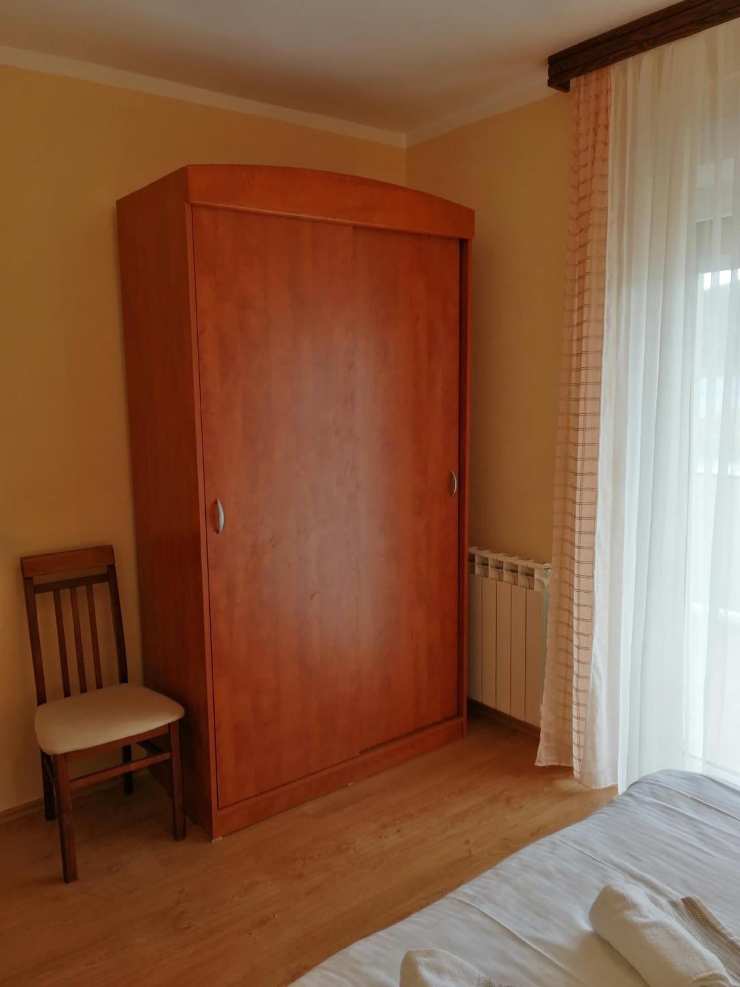 Tomulic Jasna I Miljenko Apartamento Supetarska Draga Exterior foto