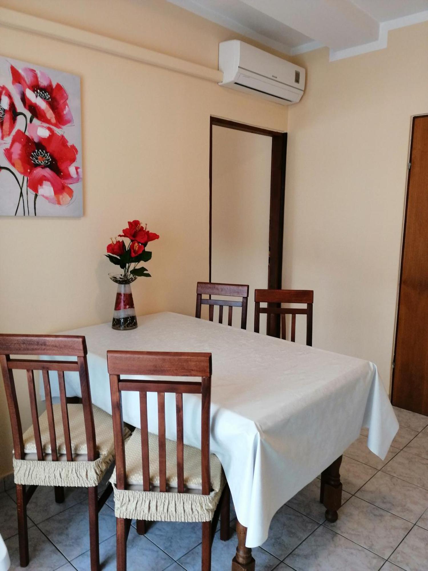 Tomulic Jasna I Miljenko Apartamento Supetarska Draga Exterior foto