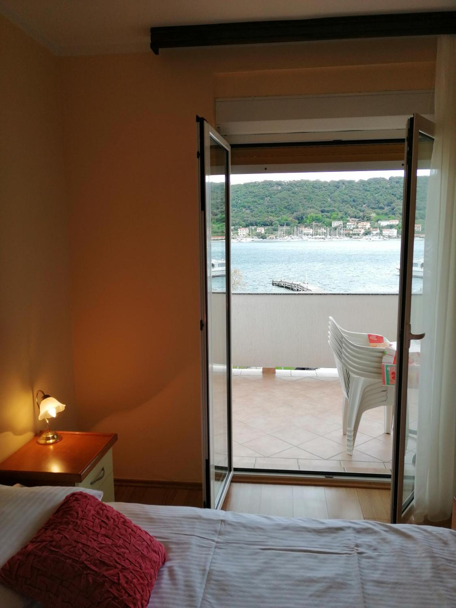 Tomulic Jasna I Miljenko Apartamento Supetarska Draga Exterior foto